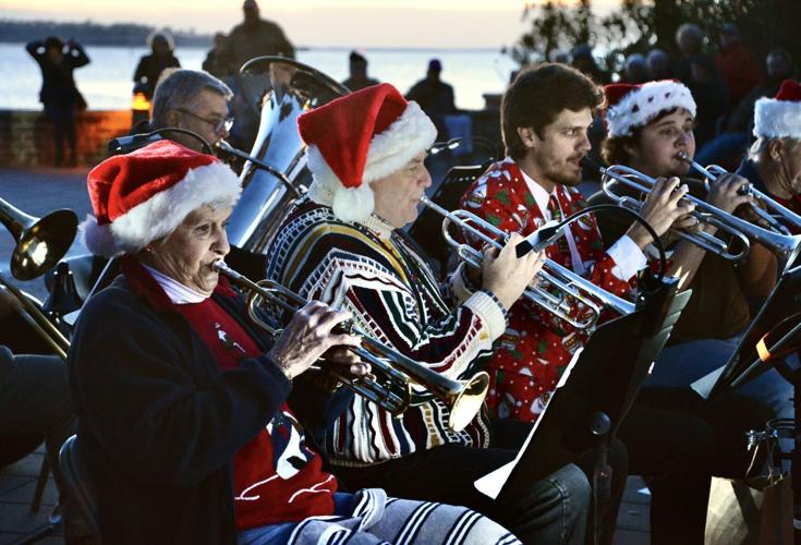 St. Simons Christmas tree lighting News