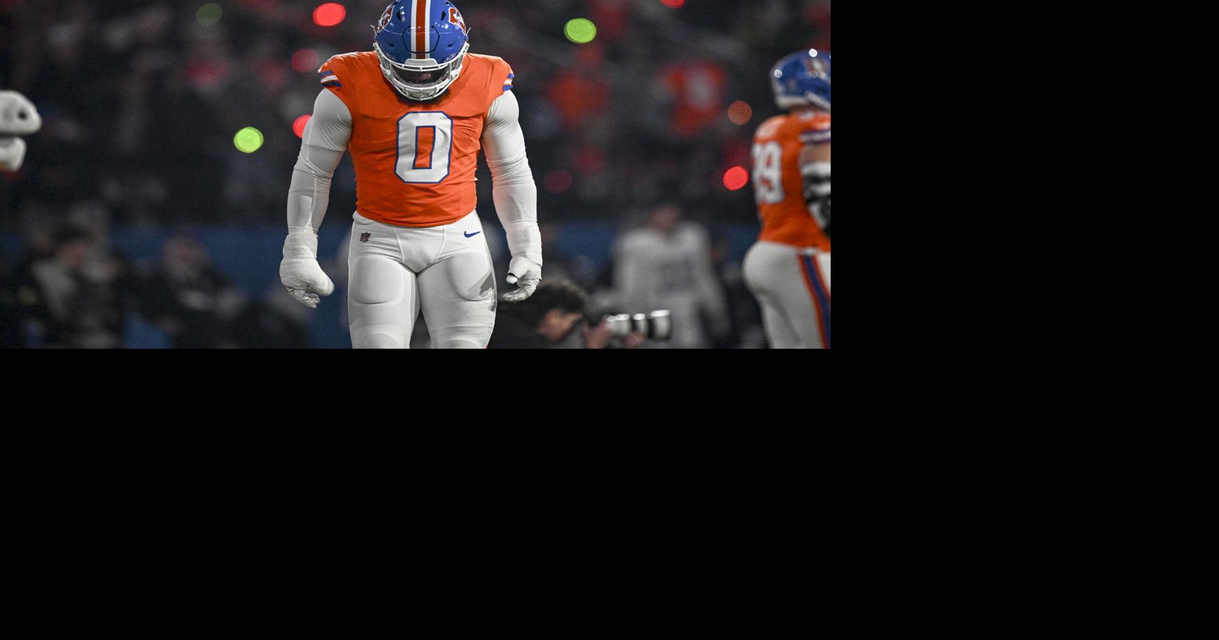 Jonathon Cooper of the Denver Broncos prepares to put pressure on Geno Smith of the Las Vegas Raiders all night long before the game against the Las Vegas Raiders Empower Field at Mile High Stadium on Thursday, Nov. 6, 2025.