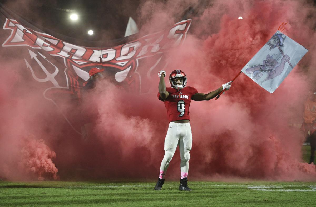 Glynn Academy students hyped up for football game | Local News | The