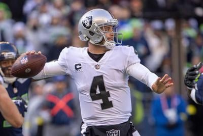 Saints sign quarterback Derek Carr to four-year contract