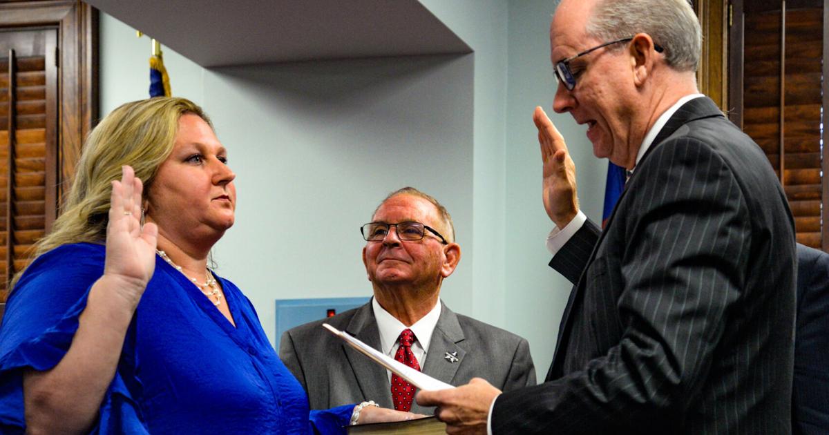 Alison Cartwright New Clerk of Superior Court sworn in | Local News | thebrunswicknews.com