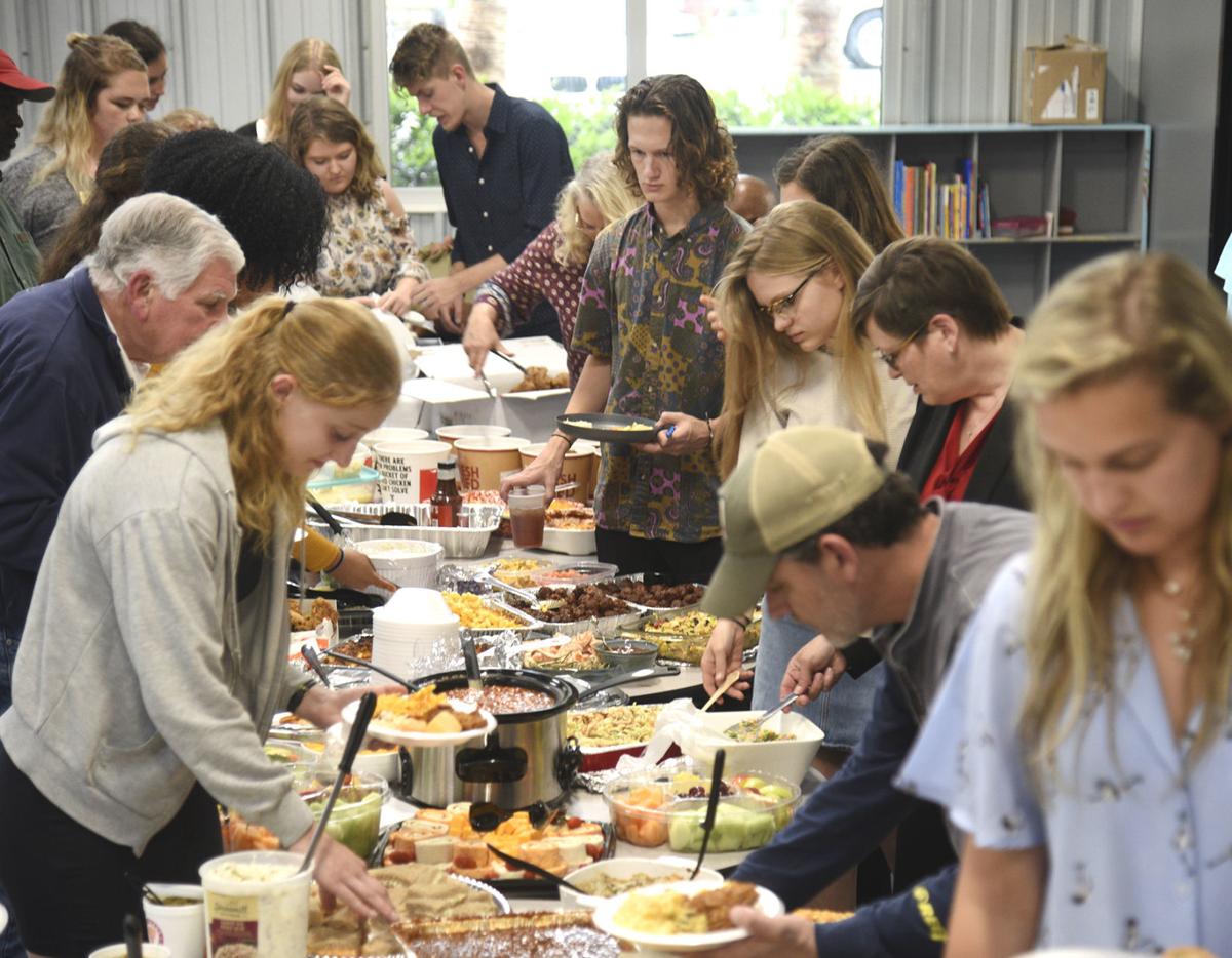 Up with People host families, cast come together for potluck | Local