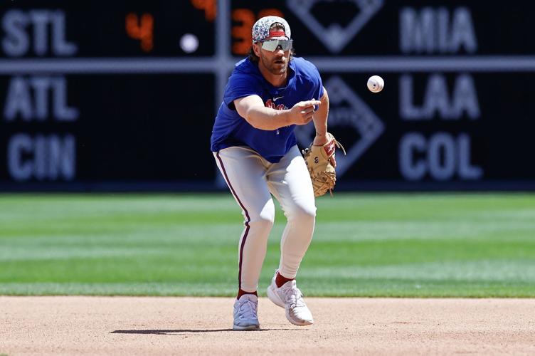 Phillies first baseman Bryce Harper leaves game versus Nationals