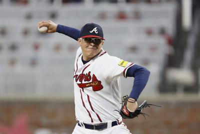 Braves pitcher Jesse Chavez's X-rays negative after he leaves game
