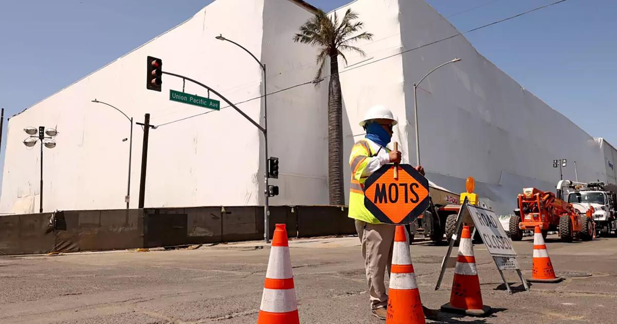 LA Mayor Bass imposes new limits on rebuilding process for warehouse that burned in Boyle Heights Gavin J. Quinton and David Zahniser, Los Angeles Times Jul 31, 2026 1 hr ago