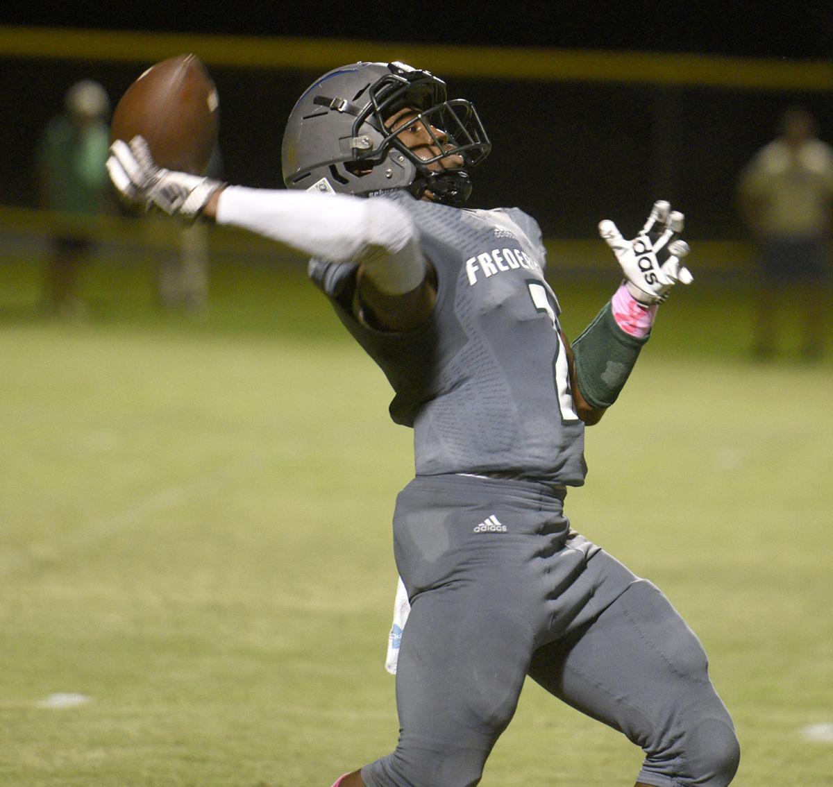 Knights Aim For Home Field Advantage In Matchup Against Gators