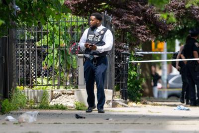 Gunman dead, NYPD cop shot in leg following heated stand off in Brooklyn building