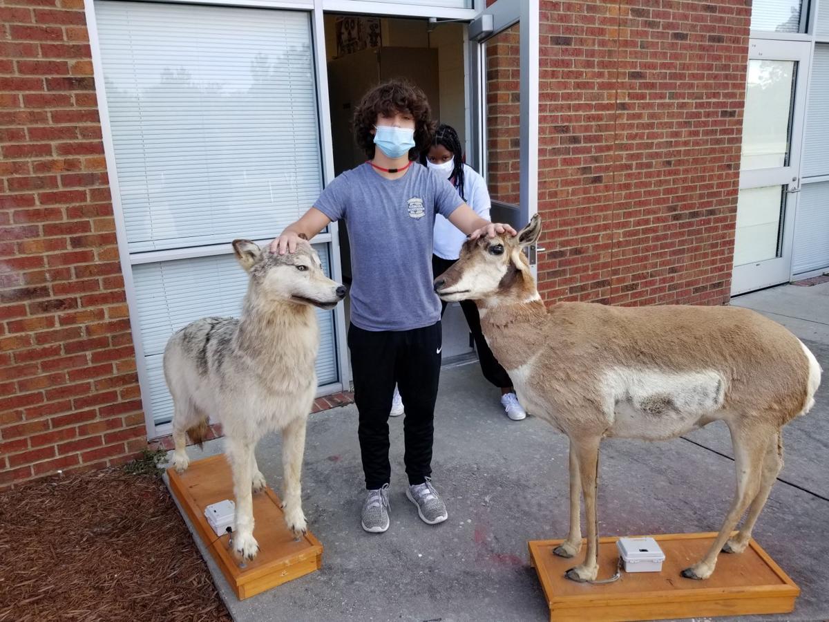 Glynn Middle class partners with FLETC to repair wildlife decoys | Local  News | thebrunswicknews.com