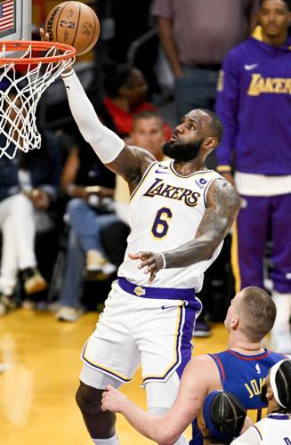 The Sports Report: Lakers fall to 2-8 after another loss - Los Angeles Times