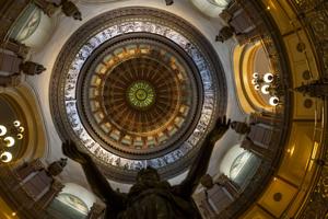 Illinois lawmakers advance bill requiring police training to minimize trauma for sexual assault victims