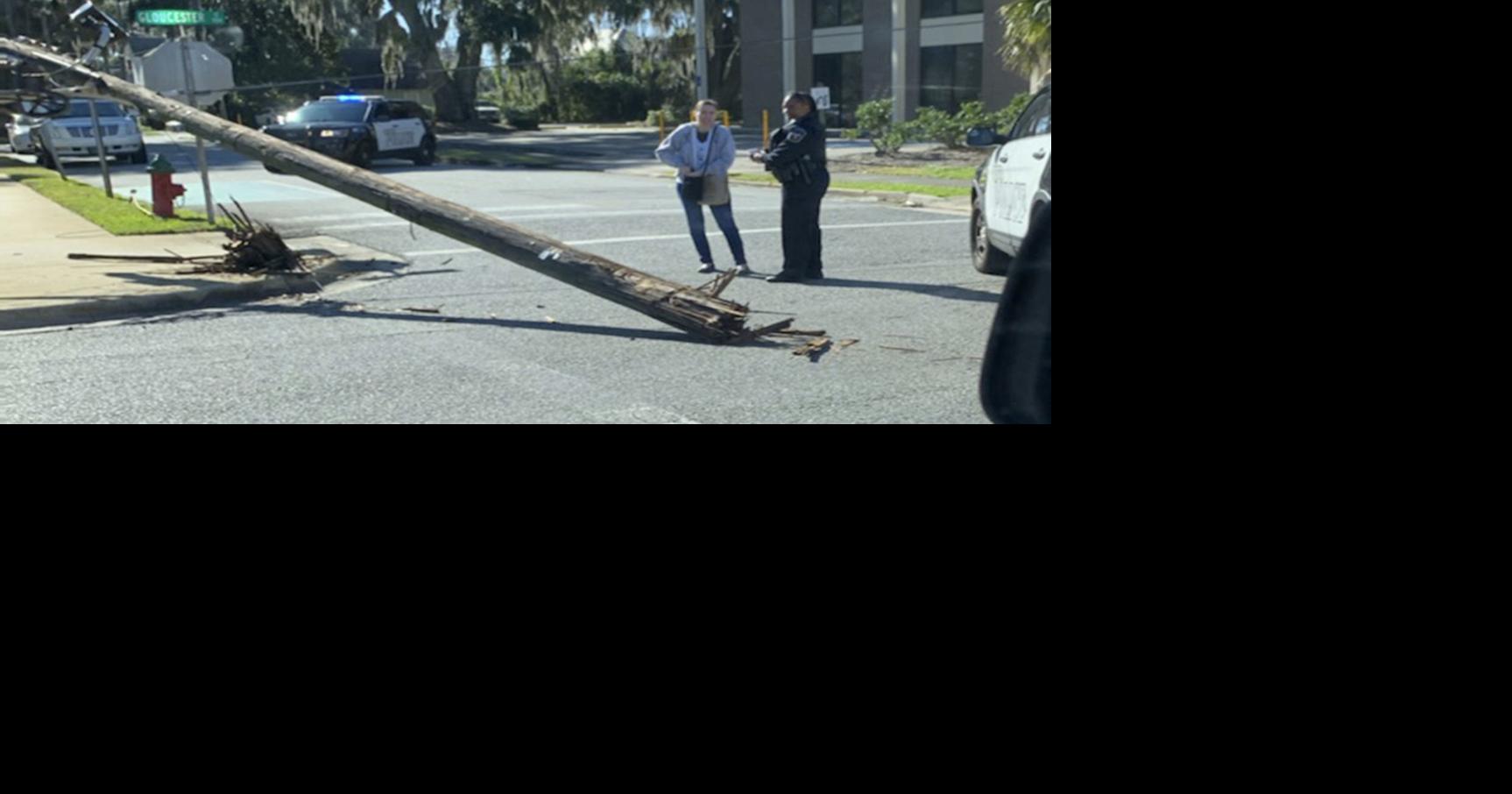 School bus driver strikes pole downtown | Local News | thebrunswicknews.com