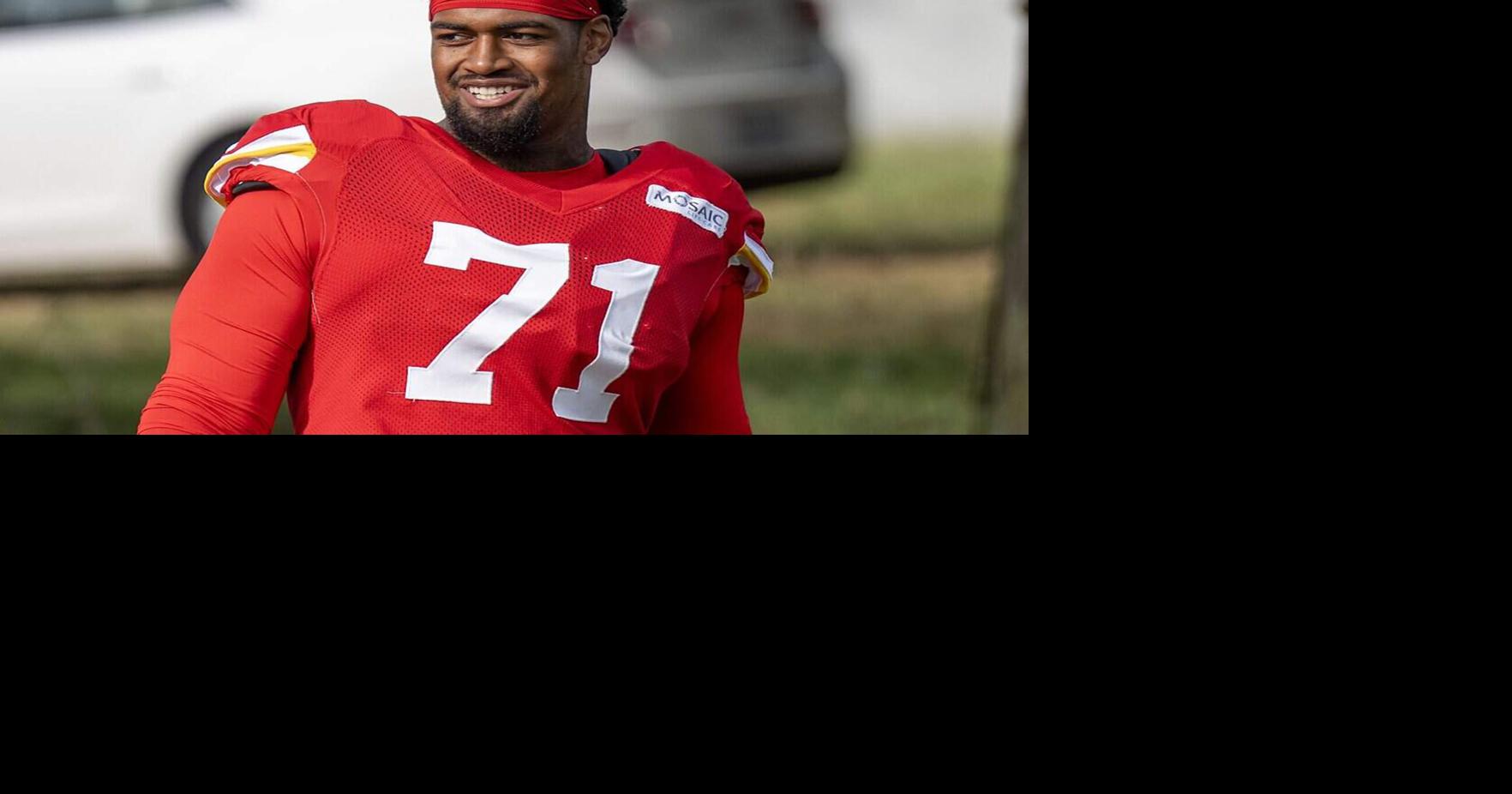 Kansas City Chiefs tackle Josh Simmons smiles as he walks down to the field for practice at training camp on Aug. 17, 2026, in St. Joseph, Mo. Emily Curiel/The Kansas City Star/ TNS).