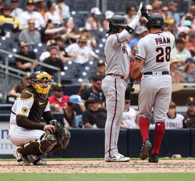 Padres honored for chance to wear No. 42