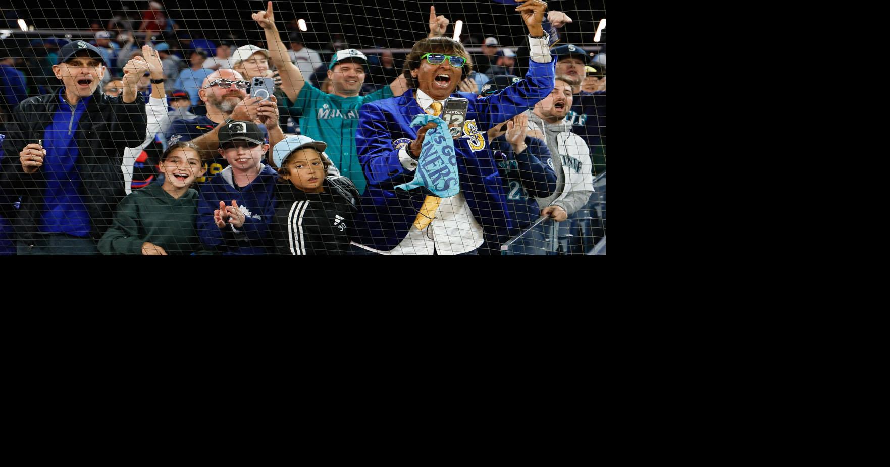 Seattle Mariners fans cheer after a 10-3 win over the Toronto Blue Jays in Game 2 of the American League Championship Series on Monday, Oct. 13, 2025, in Toronto.