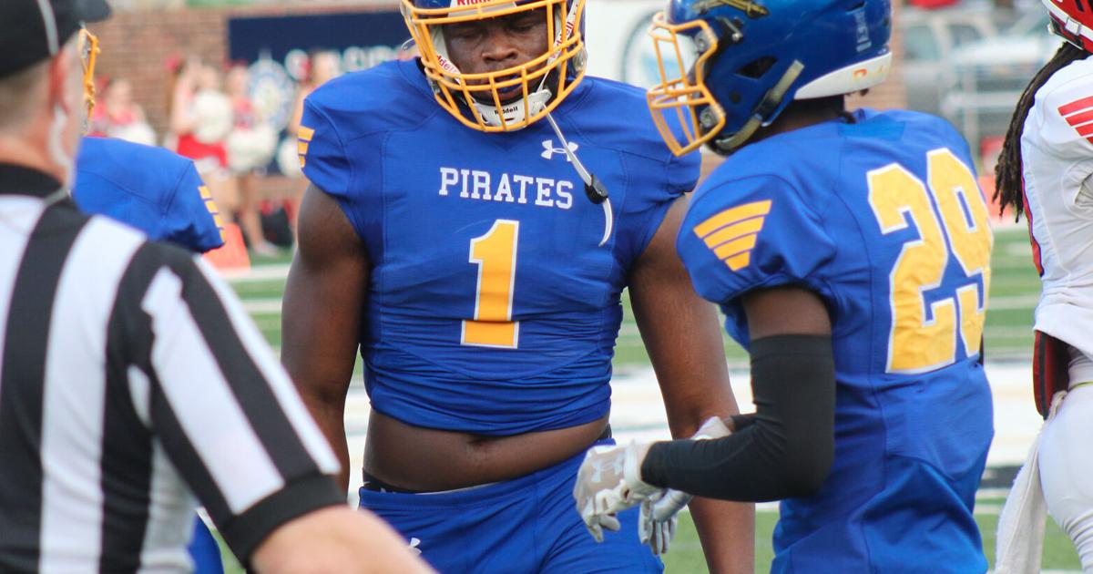 Brunswick High linebacker Caleb Butler signs with Georgia Southern ...