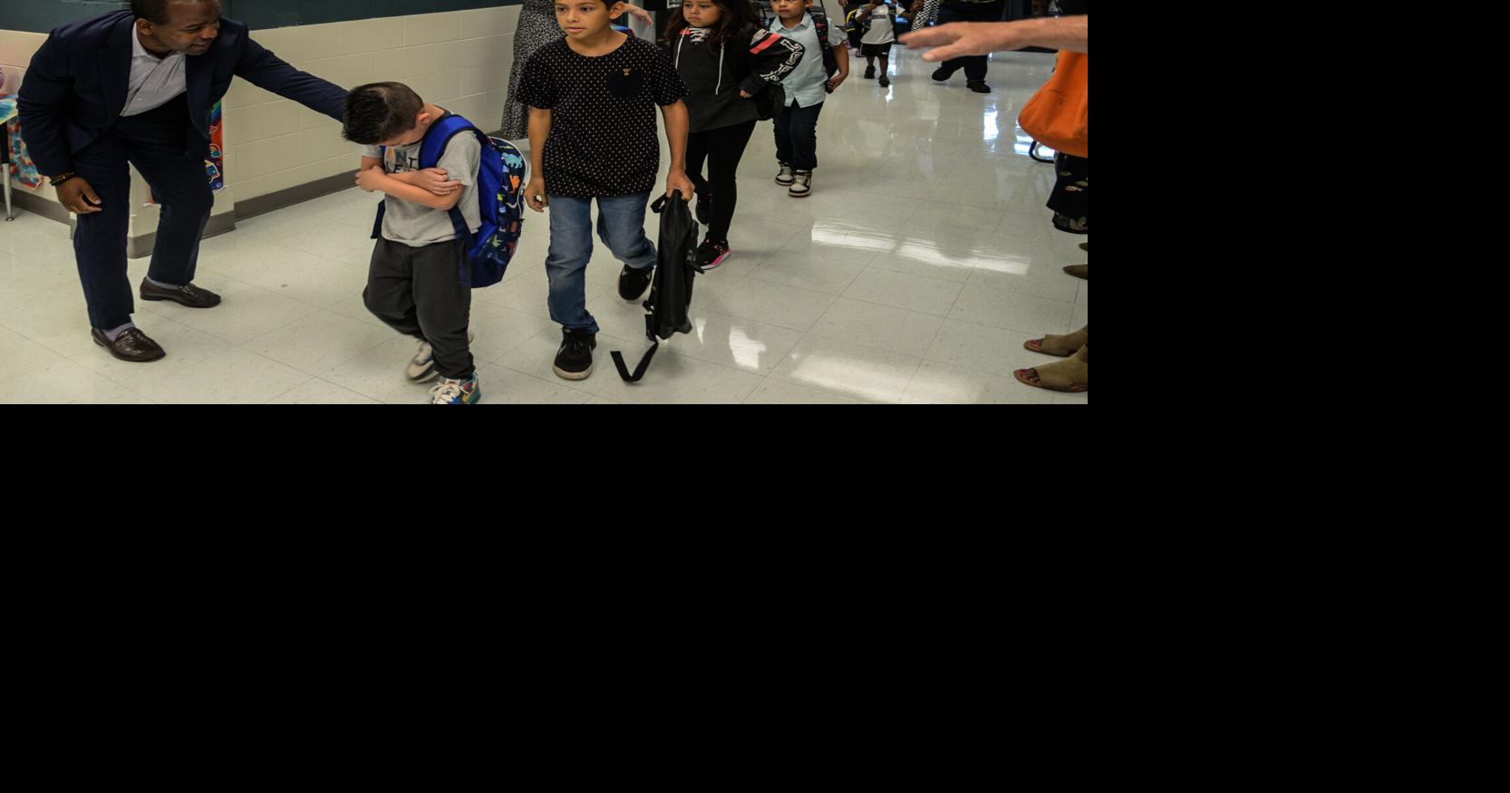 Glynn County students begin new academic year | Local News |  thebrunswicknews.com