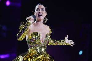 Katy Perry, Gayle King, Lauren Sanchez and 3 other women prep for space