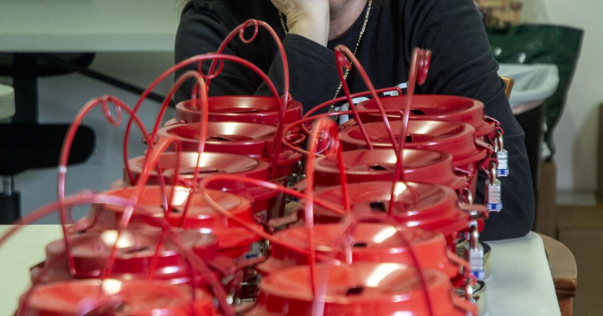 Red Day Bell Ringer Salvation Army needs bell ringers for Red Kettle Campaign | Local News ...