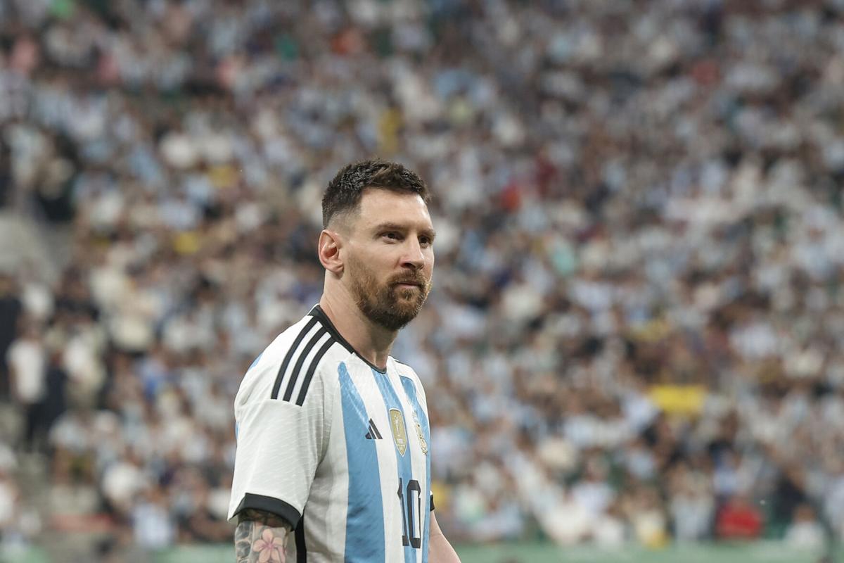 23-24 Argentina 10 Lionel Messi Jersey 