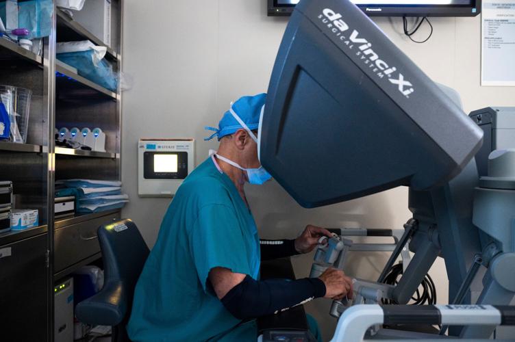 A Philadelphia surgeon is a leader in robotic heart surgery. Why aren’t