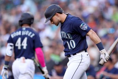 Mariners' Jarred Kelenic goes on IL after kicking water cooler and