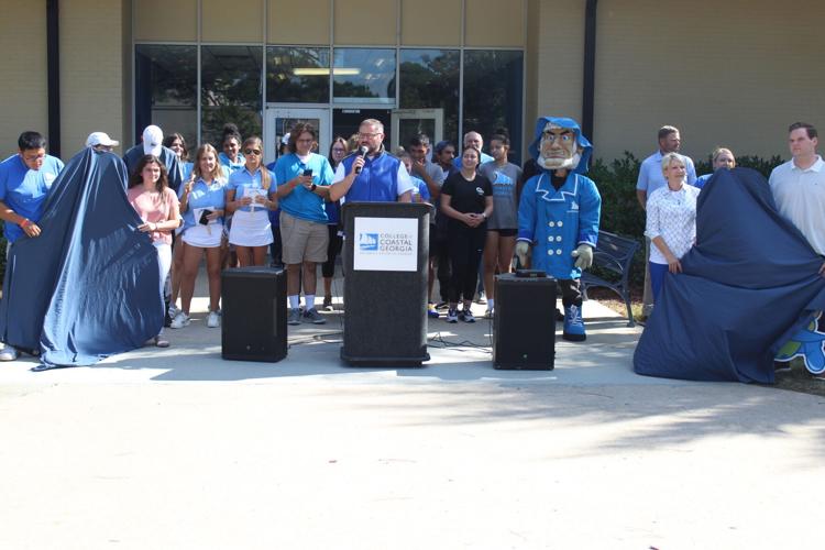 College unveils updated Mariner mascot, seeks input on name | Local News |  thebrunswicknews.com