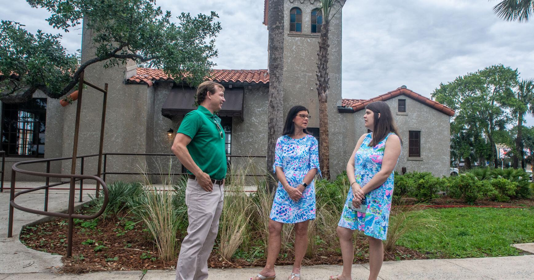 Commissioners name Visitors Club a local landmark - Vimarsana News