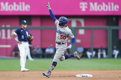 Mookie Betts homers twice as Dodgers handle Royals