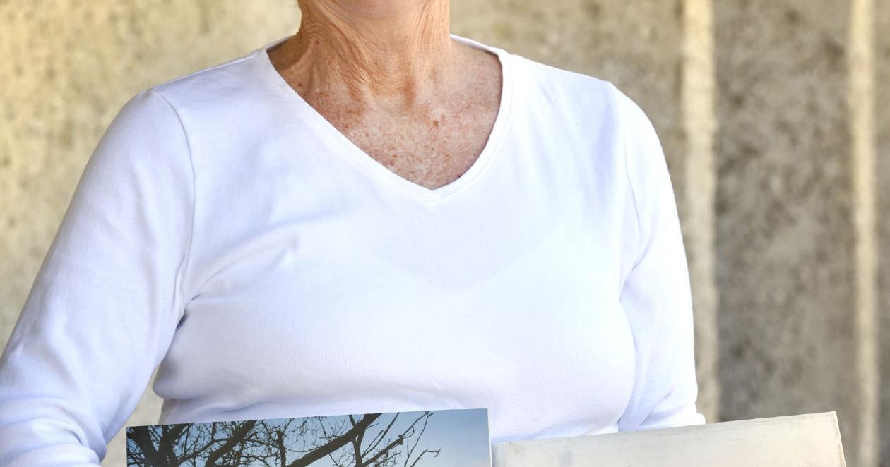 Long-time journalist, author, Jingle Davis passes away - Vimarsana News