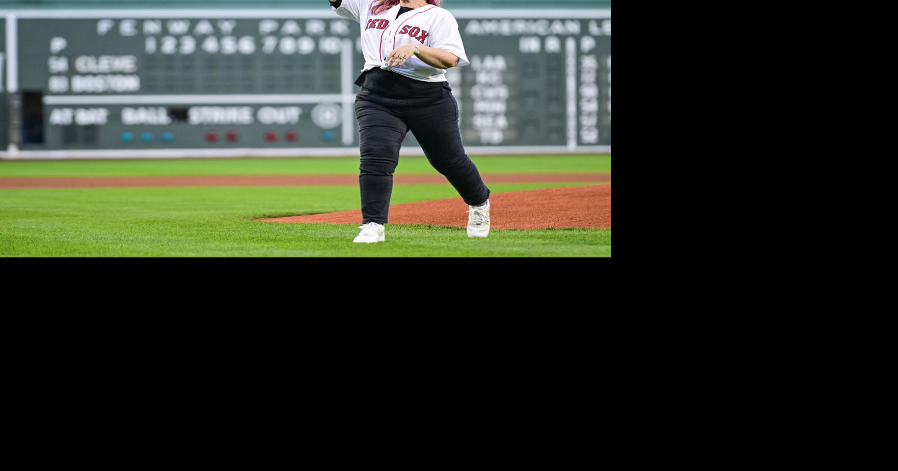 Rebecca Yarros, ‘Fourth Wing’ author and Avalanche fan, is a hockey mom at heart: ‘I don’t think there’s anything quite like it’