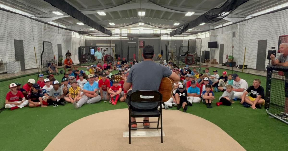 LAYING DOWN THE BAT: Robert Sapp retires legendary youth baseball camp