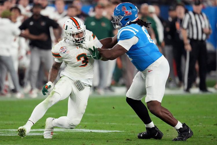 Los Angeles Chargers take ��ɫtv Mesidor in first round of NFL draft