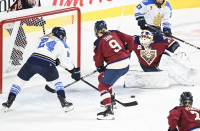 Toronto edges Montreal 2-1 to prevent Victoire from clinching PWHL playoff berth