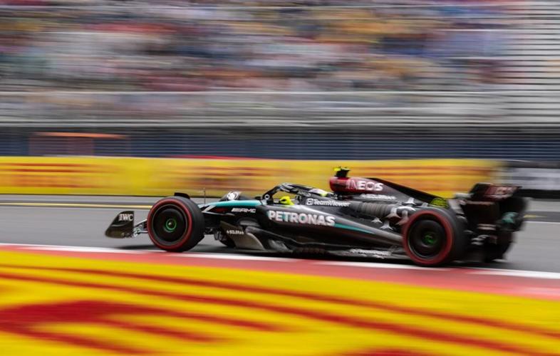 Lewis Hamilton posts fastest lap in third free practice at ��ɫtv GP