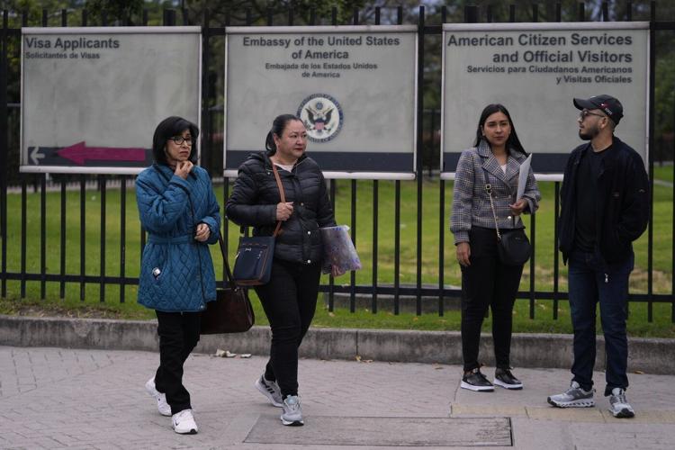 Hundreds of US visa appointments canceled in Colombia following spat over deportation flights
