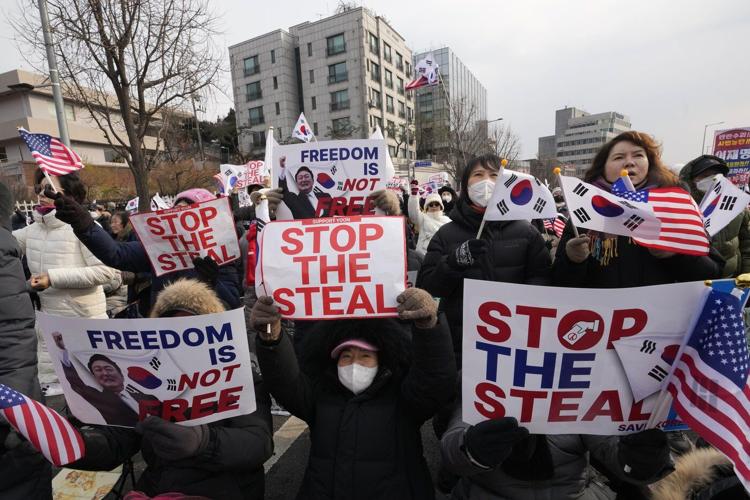 Impeached South Korean president's lawyers slam detention efforts as acting leader warns of clash