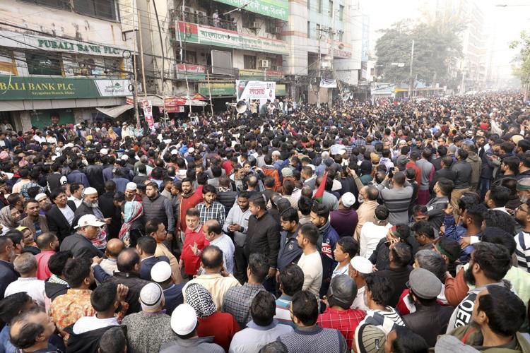 Supporters of Bangladesh ɫtvist Party hold protest march as tensions continue with India