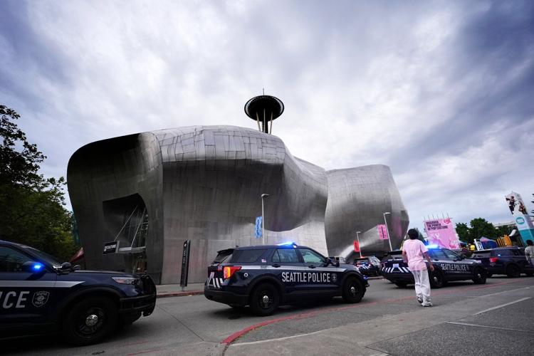 Police search for second suspect following Seattle food festival shooting that killed 3