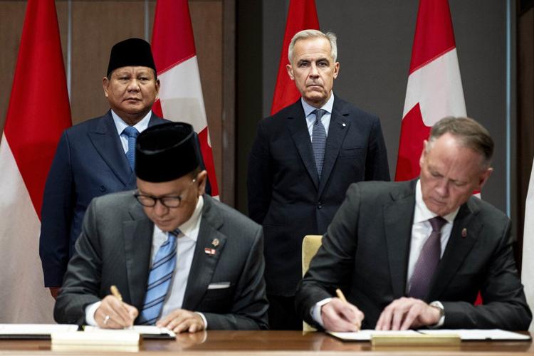 Indonesian president signs trade deal, defence pact with Canada