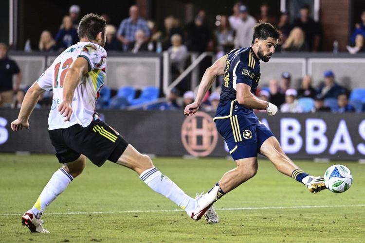 Judd scores in second-half stoppage time to lift Earthquakes over Whitecaps 2-1