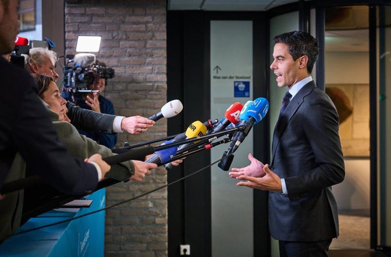 Centrist D66 party wins tight race in Dutch election