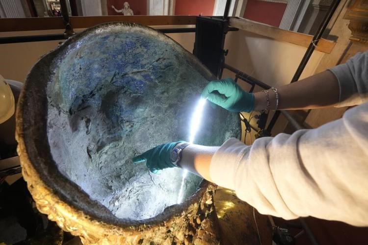 Vatican experts uncovering gilded glory of Hercules statue struck by lightning