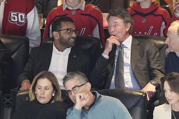 Wayne Gretzky says he has 'no political power' over the president or prime minister