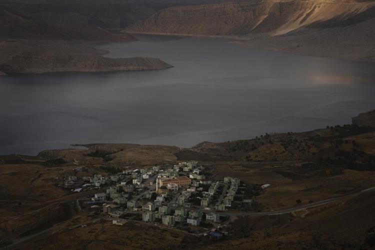 Politics, climate conspire as Tigris and Euphrates dwindle