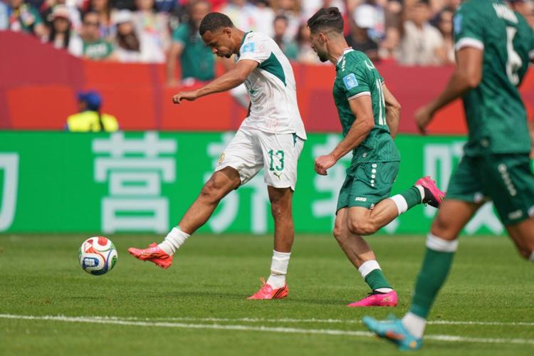 Senegal routs 10-man Iraq 5-0 to boost hopes of reaching World Cup knockout rounds