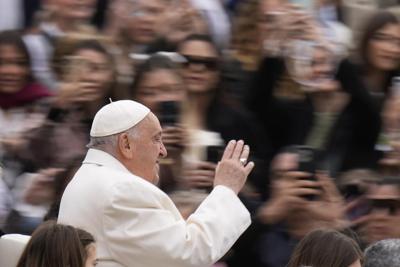 Pope shows off rosary of slain Ukrainian soldier, denounces 'madness of war'