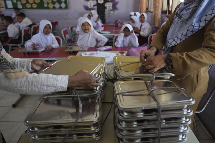 Indonesia launches free meals program to feed children and pregnant women to fight malnutrition