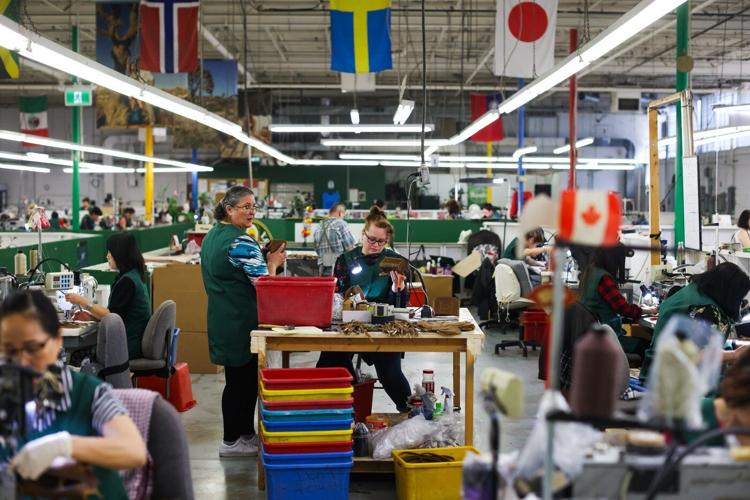 Buy ��ɫtv moment creates opportunity for Roots and its domestic leather business