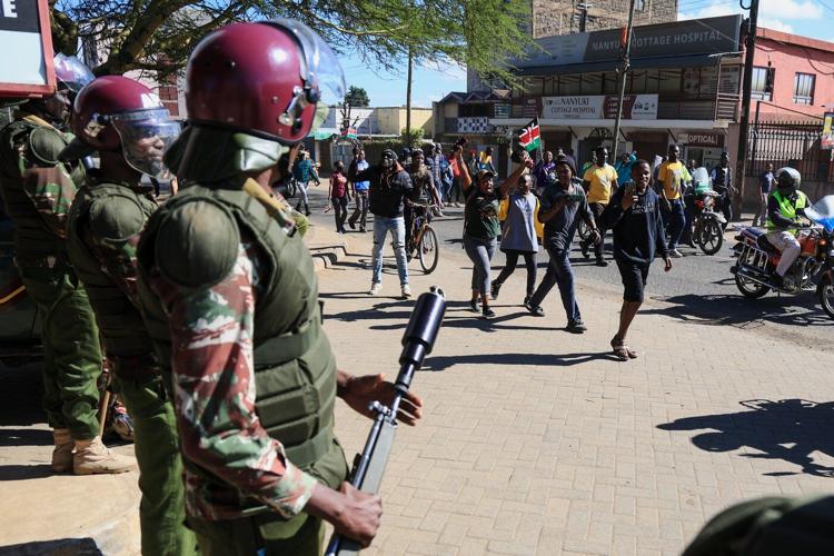 Hundreds of youths protest outside Kenya's Ebola quarantine center for US citizens