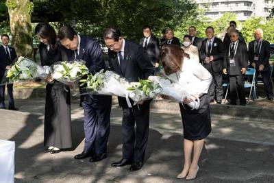 Japan, South Korea leaders pray at memorial for Korean atomic bomb victims in Hiroshima